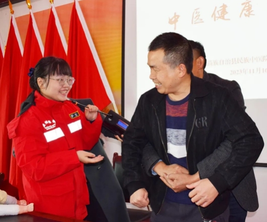 松桃县民族中医院:推动中医药文化进机关单位