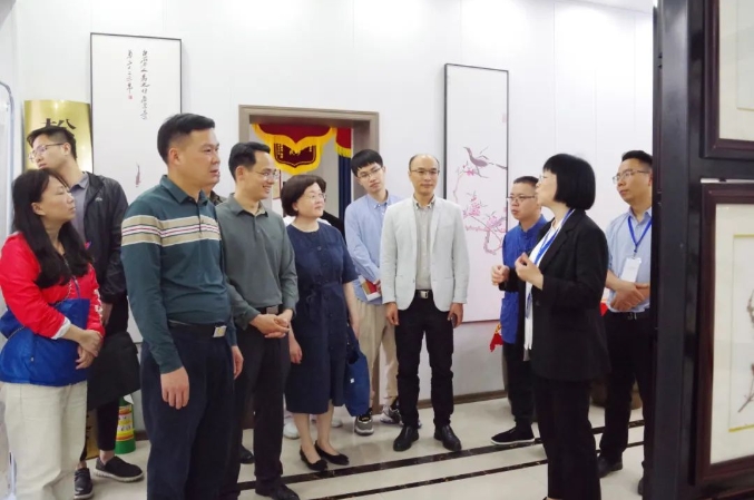 【粤黔协作•莞爱铜行】广东省粤黔协作工作队铜仁工作组到县民族中医院调研