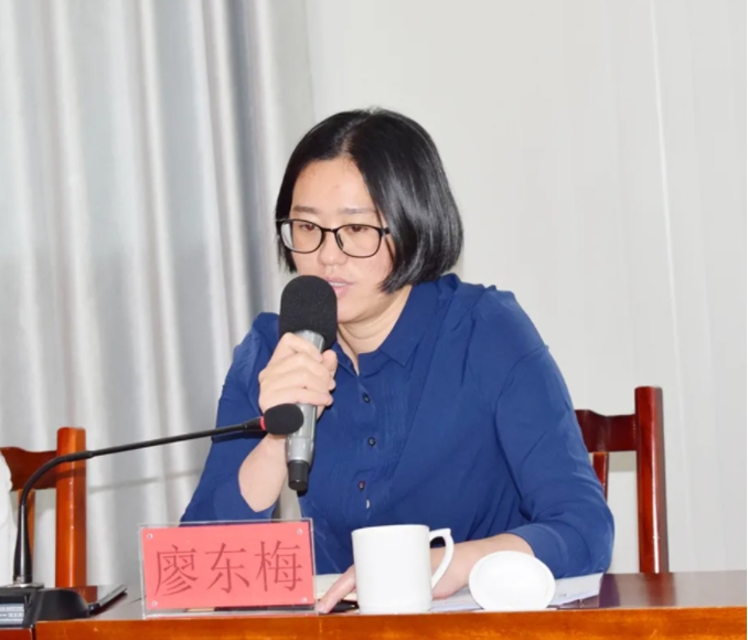 廖东梅在县域第二医共体运行分析汇报会上开“良方”