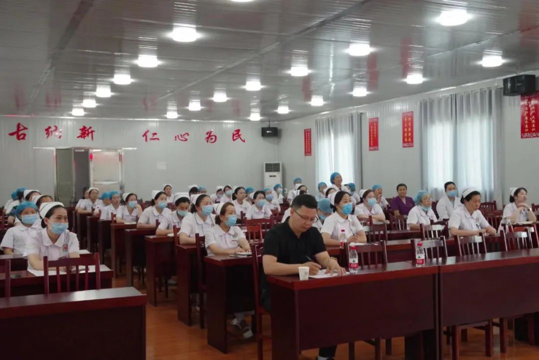 【医院动态】我院护理部召开2022年第二季度护理质量控制管理委员会