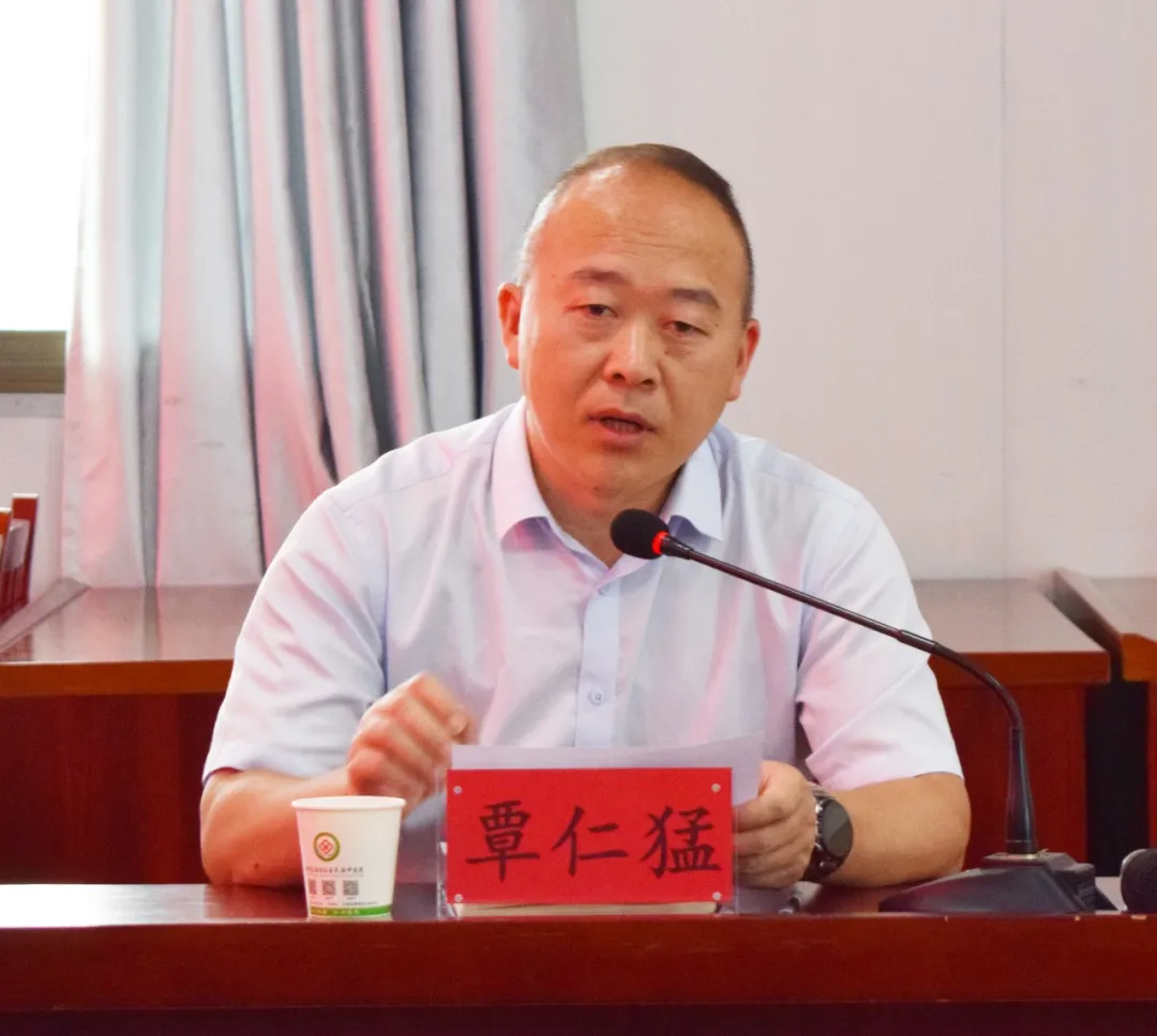 九三学社铜仁市委调研中医药人才队伍建设工作座谈会在松桃县民族中医院召开